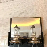 یک جفت چراغ جلوی فابریک هیوندای
