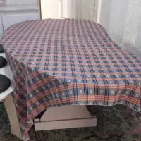 میز نهار خوری قیمت 1و نیم تومن  5 نفره جنسش محکم