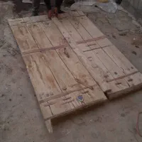 درب چوبی قدیمی