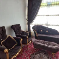 مبل نیم ست راحتی با میز جلوش