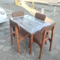 صندلی با میز ./آماده