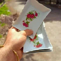 ظروف  چینی گل سرخی و زرین و شیشه ای و ملامین