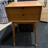 میز‌چوبی کشو دار