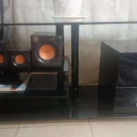 زیر تلویزیونی شیشه ای