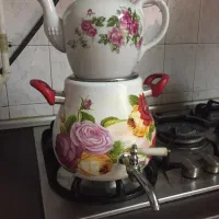 سماور رو گازی کتری اب جوش با قوری دم کش