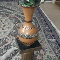 گلدان و پایه