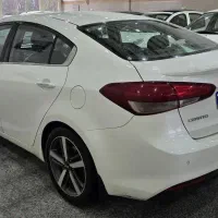 سراتو|خودرو سواری و وانت|میانه, |دیوار