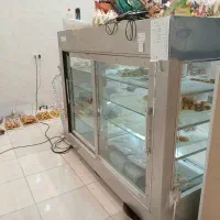 ویترین خشک،(یخچال نیست)