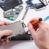 نیازمند تعمیر کار موبایل