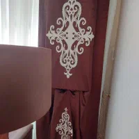 یک جفت یالان پرده مخمل قهوه ای