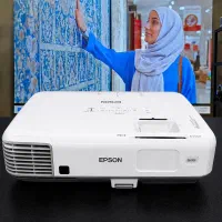 ویدیو پروژکتور اپسون 96W مناسب کلاس منزل و کافه