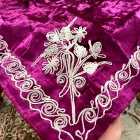 ۱عدد بقچه یا رومیزی ترمه مخمل قیطان قدیمی