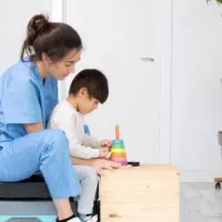 نیازمند کار درمان کودک