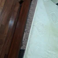 تخت دو نفره با تشک رویال