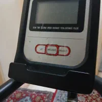 دوچرخه ثابت نشسته