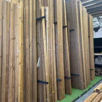 کارگر کارگاه چوب