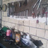 سلام به یک جلوبندی ساز یاباطری ساز جهت کاردرمغازه