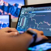کارآموز ترید در بازار فارکس (فقط خانم)