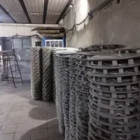 نقاش ماهر رنگ‌کار قالپاق