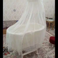 تخت نوزاد در حد نو