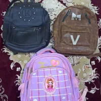 کیف مدرسه در حد نو سالم وتمیز