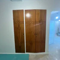 درب کمد دیواری چوبی با طبقه ها