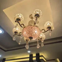 یه عدد لوستر ۶شاخه سالم در حدنو