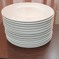 بشقاب و پیش دستی