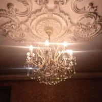 ۲ عدد لوستر۸ شاخه بزرگ و۳عدد لوستر۸شاخه کمی جمعتر