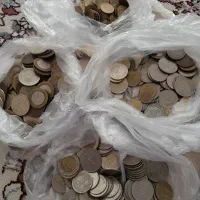 سکه واسکناس جمهوری وشاهی هم دارم