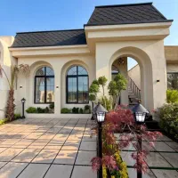 ویلا-نما-مدیترانه-ای-حیاط-مشجر-شهرکی-ویو-بی-نظیر