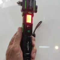 چراغ قوه پلیسی و یووی
