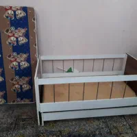 تخت خواب در حد نو مناسب سیسمونی