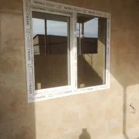 پنجره upvc و توری پلیسه
