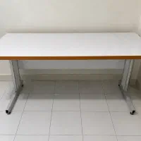 میز تحریز پایه فلزی