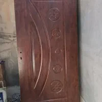 درب اتاق و پنجره
