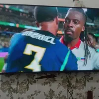 تلوزیون هایسنس ۴۳