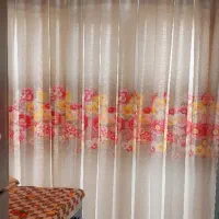 پرده زیباو تمیز