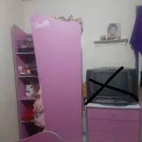 تخت وکمدودراور