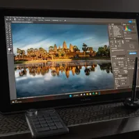 فروش فوری قلم نوری Huion Kamvas 22 plus زیر قیمت