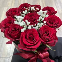 باکس ۱۰ شاخه گل رز قرمز
