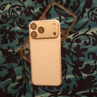 ۱۷ پرو‌مکس zaa