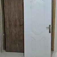 درب اتاق خواب ۴ عدد تمیز در حد نو. ۳ عدد درب سرویس