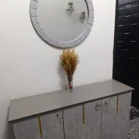 آینه و کنسول زیبا و خوش رنگ