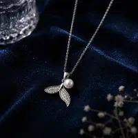گردنبند دم وال