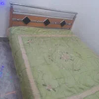 تختخواب دو نفره باتشک وروی رختخوابی