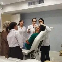 آموزش ژل و بوتاکس با استخدام