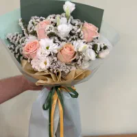 دسته گل  رز بسیار زیبا