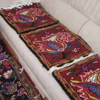 فرش دستبافت رو صندلی نقش ترنج