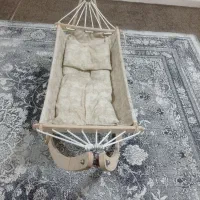 گهواره نوزادی تمیز در حد نو
